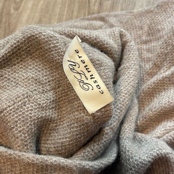 PLY Cashmere NEW Shawl - Picture 3 of 3